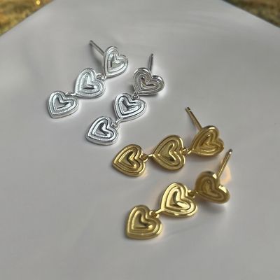 Hang Oorbellen Met Hartjes - Platina goud oorbellen - Oorbellen voor dames - Zilveren oorbellen
