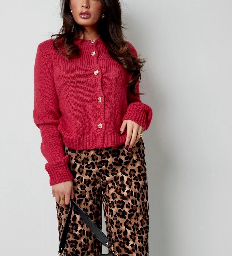 Knitted Love Cardigan - Cherry Rode Cardigan - Trui Met Knopen - Vest Met Knopen - Wollen Trui - Gebreide Trui