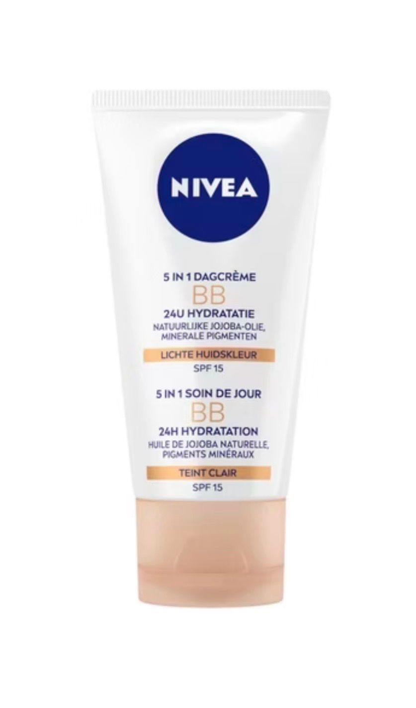 Nivea BB Crème SPF 20 - Dagcrème Met Natuurlijke Jojo Ba Olie - BB Crème Voor Een Lichte Huid
