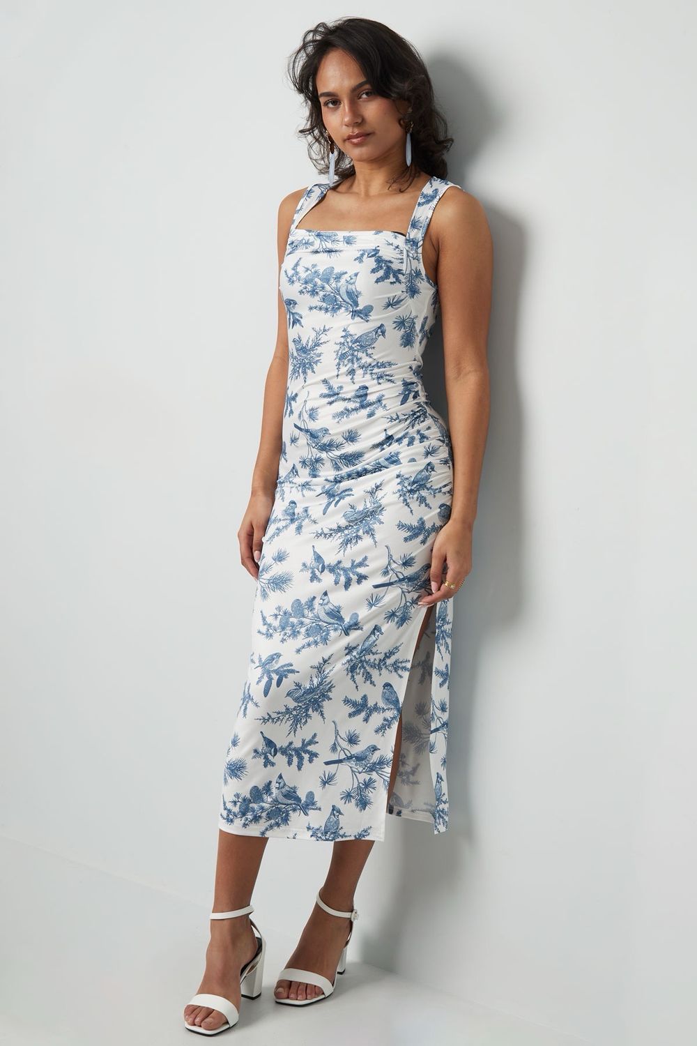Lang Kleed Met Bloemen-Aanpassende Jurk Met Split- Kleed Met Bloemen Motief - Lang Kleed Met Stretch - Blauw Kleed - Midi Jurk