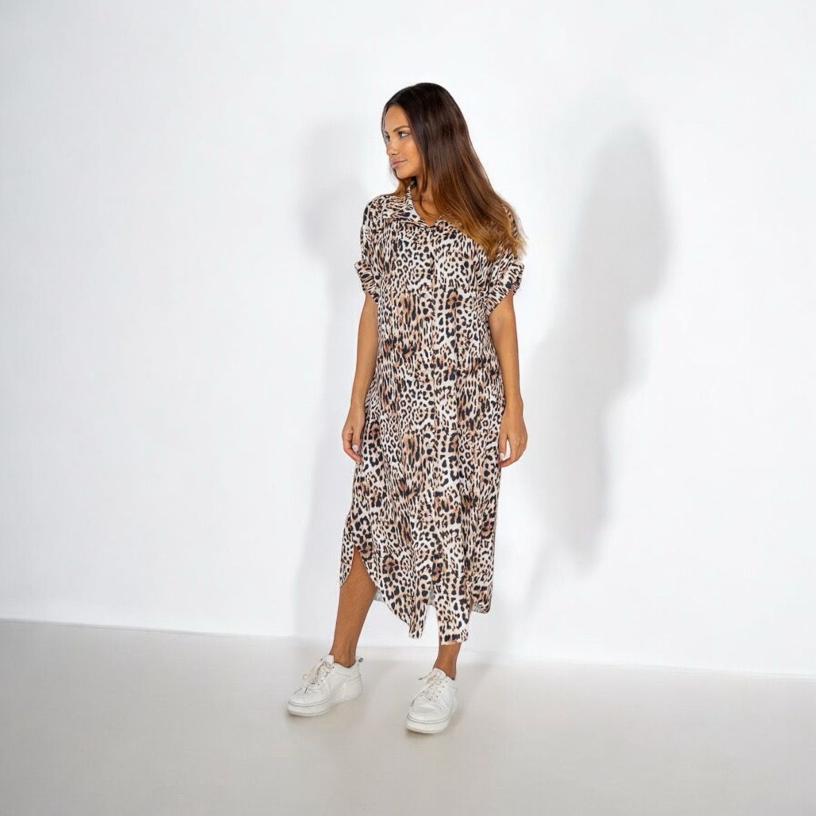 shirt kleedje- Oversized overhemdjurk- hemdkleedje- casual shirtjurk- los vallend kleedje dames Long shirt dress - leopard print jurk - lang kleed - jurk met knoopjes