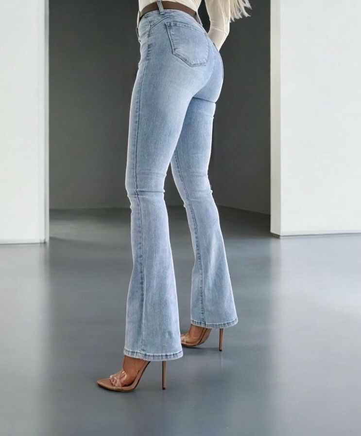 Flared Push Up Jean - Broek Voor Dames - Aanpassende Jeans - Flared Jeans - Mid Waist Jeans