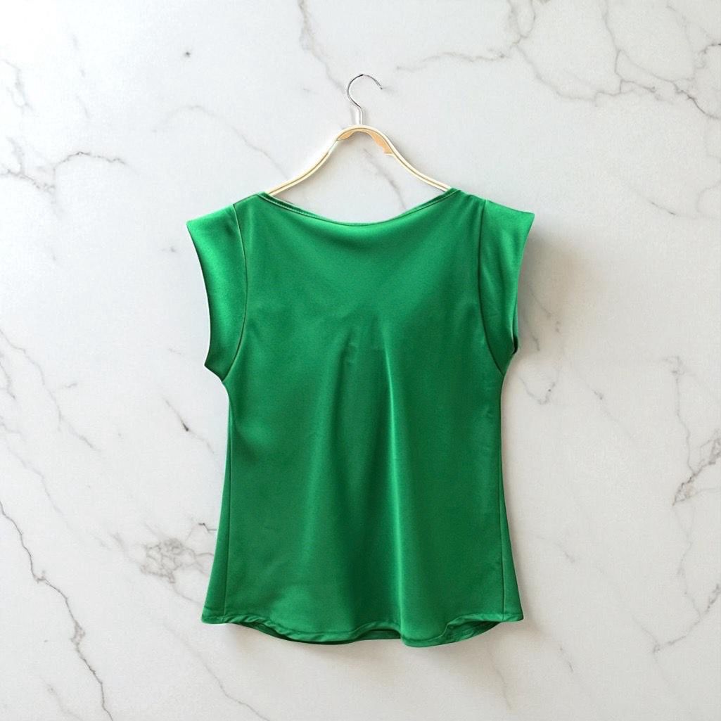 SATINA blouse, satin Look Top Zonder Mouwen- Groene Top- Maat 36/38