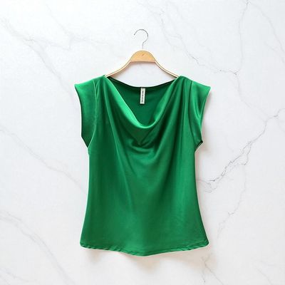 SATINA blouse, satin Look Top Zonder Mouwen- Groene Top- Maat 36/38