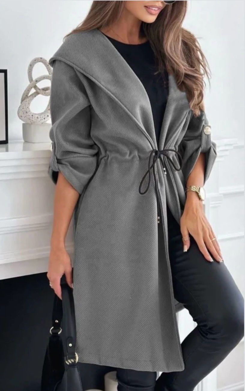 Dames mantel met capuchon – Grijze trenchcoat met strikceintuur – Lichte jas voor voorjaar &amp; herfst