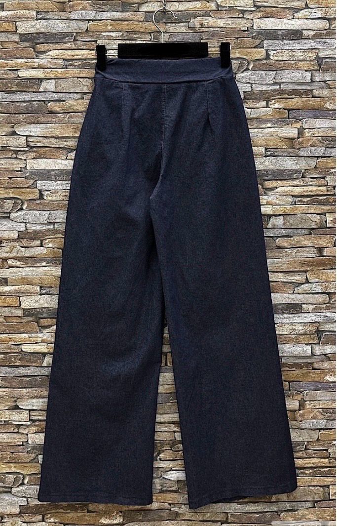 JENNA denim look broek, wijde palazzo broek met sierknopen en zakken. Elastische taille.