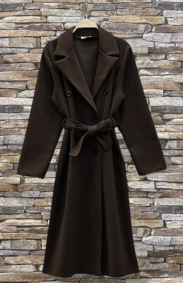 Italiaanse double-breasted mantel met ceintuur – tijdloze classy look in camel