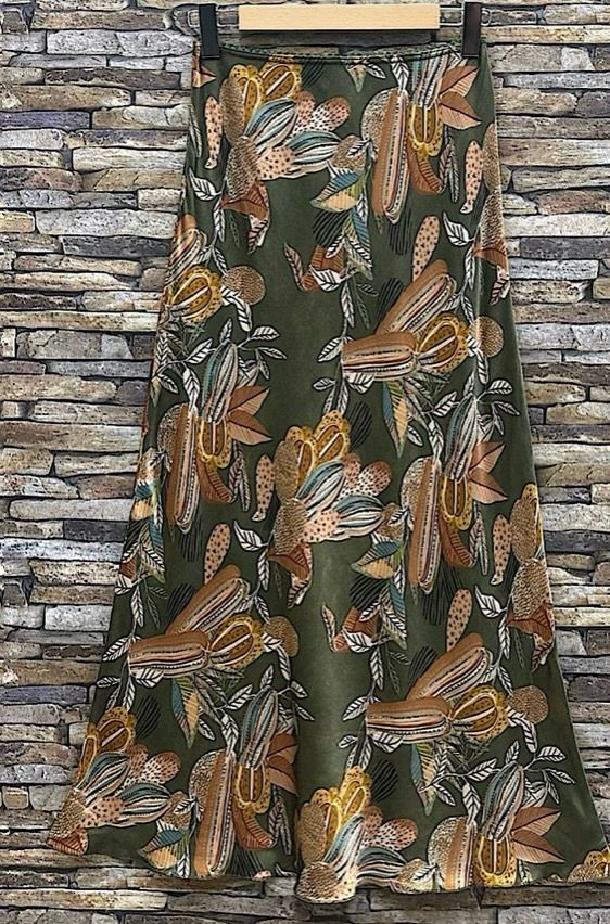Monia A-lijn rok – satijnlook midi rok met bloemenprint en kanten rand 