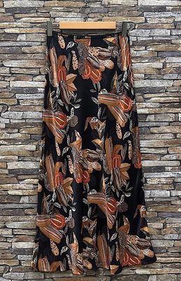 Monia A-lijn rok – satijnlook midi rok met bloemenprint en kanten rand 