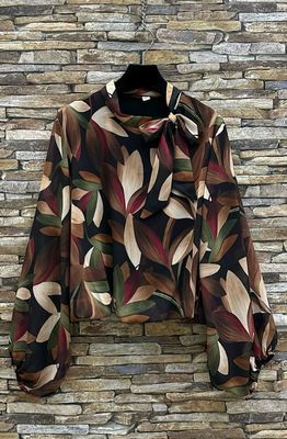 Chique blouse met print en romantische soepelvallende mouwen – trendy met viscose voering