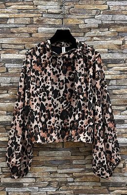 Chique blouse met print en romantische soepelvallende mouwen – trendy met viscose voering
