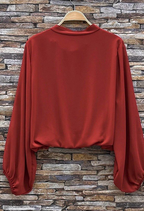 Chique blouse met print en romantische soepelvallende mouwen – trendy met viscose voering