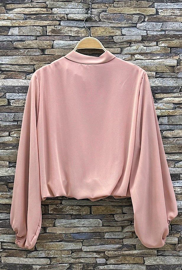 Chique blouse met print en romantische soepelvallende mouwen – trendy met viscose voering