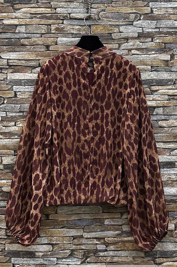 Romantische chique blouse met trendy vloeiende mouwen &amp; viscose voering