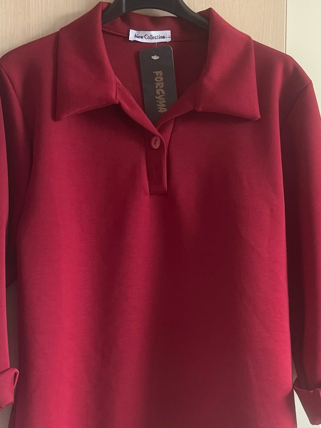 Burgundi polo jurk dames – korte jurk met kraag en knoopsluiting – casual chic outfit