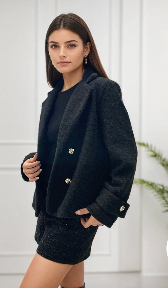 Zwarte korte Bouclé Blazer jas met Gouden Knopen voor dames