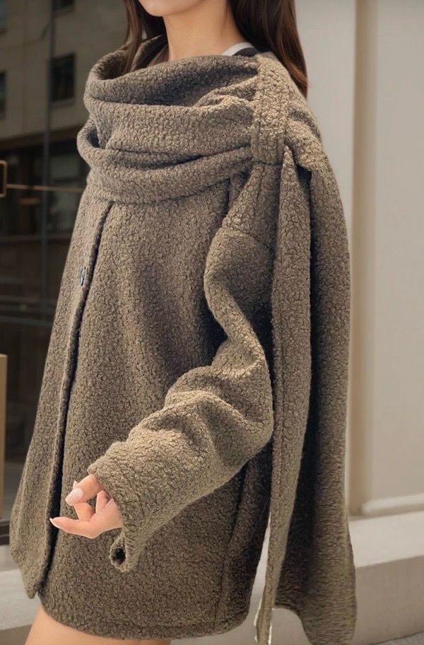 Teddy Coat met Ingebouwde Sjaal – Warme Oversized Jas