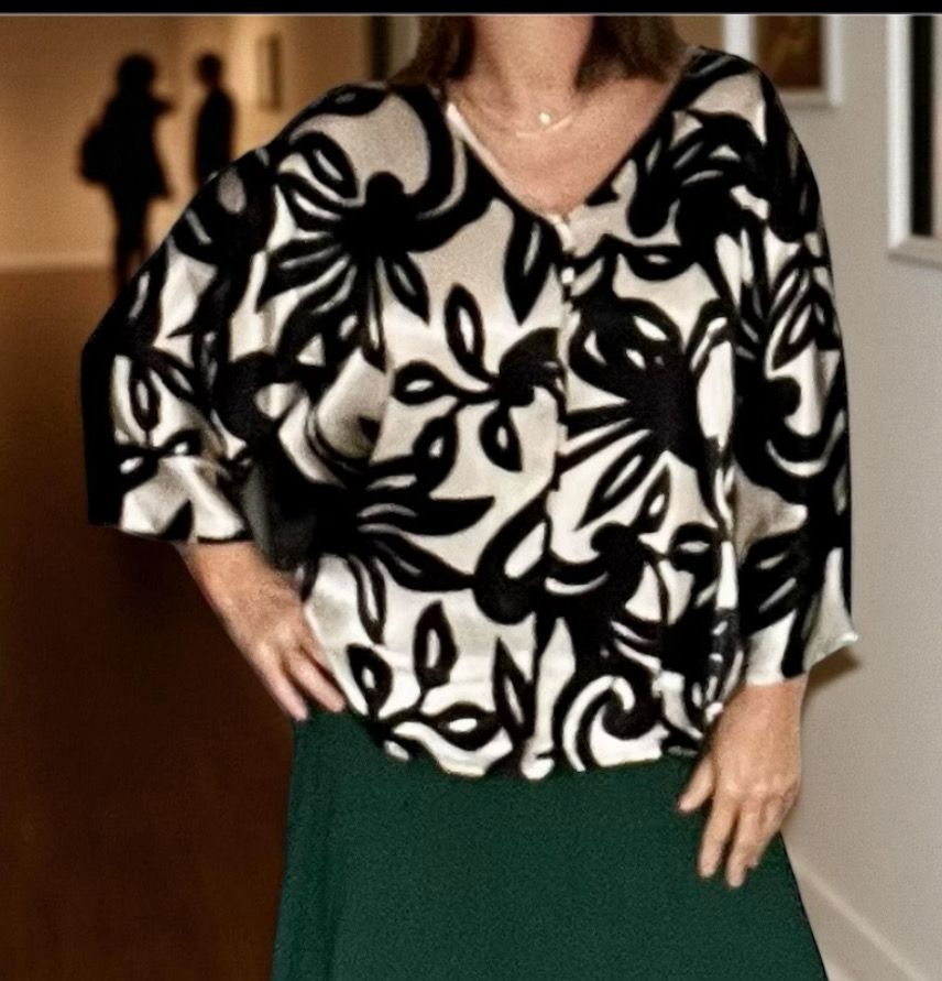 Blouse met print in zijde-effect satijn viscose – vloeiend en romantisch
