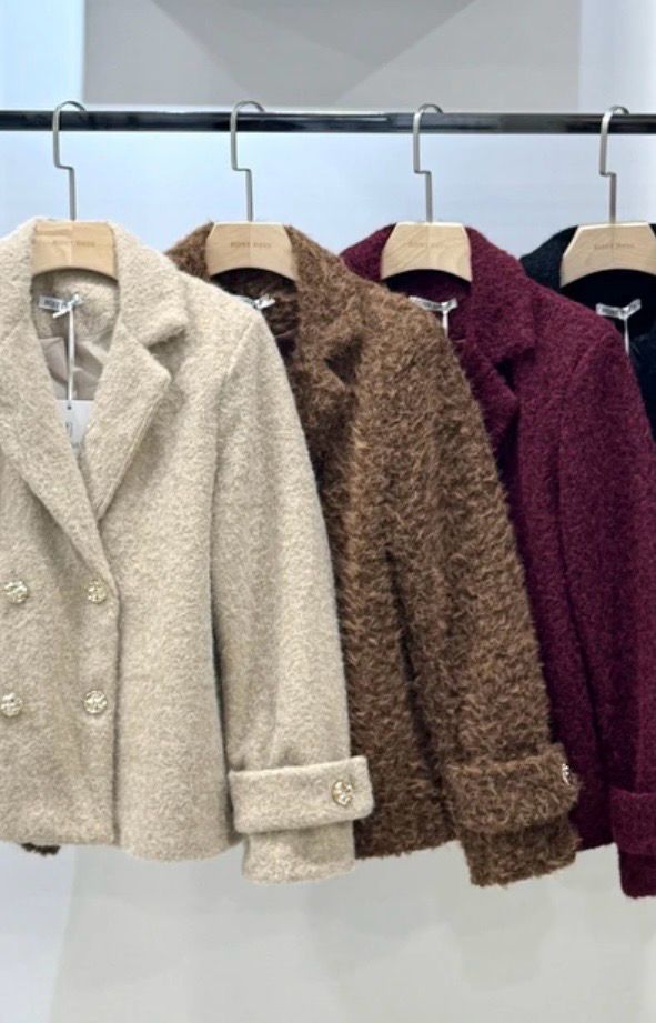 Zwarte korte Bouclé Blazer jas met Gouden Knopen voor dames