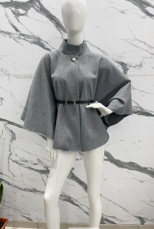 Elegante poncho jas met riem – Beige, Grijs, Burgundi of Zwart | Infinity Me 