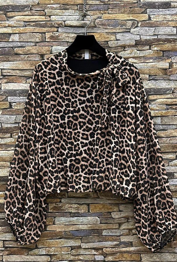 Chique blouse met print en romantische soepelvallende mouwen – trendy met viscose voering