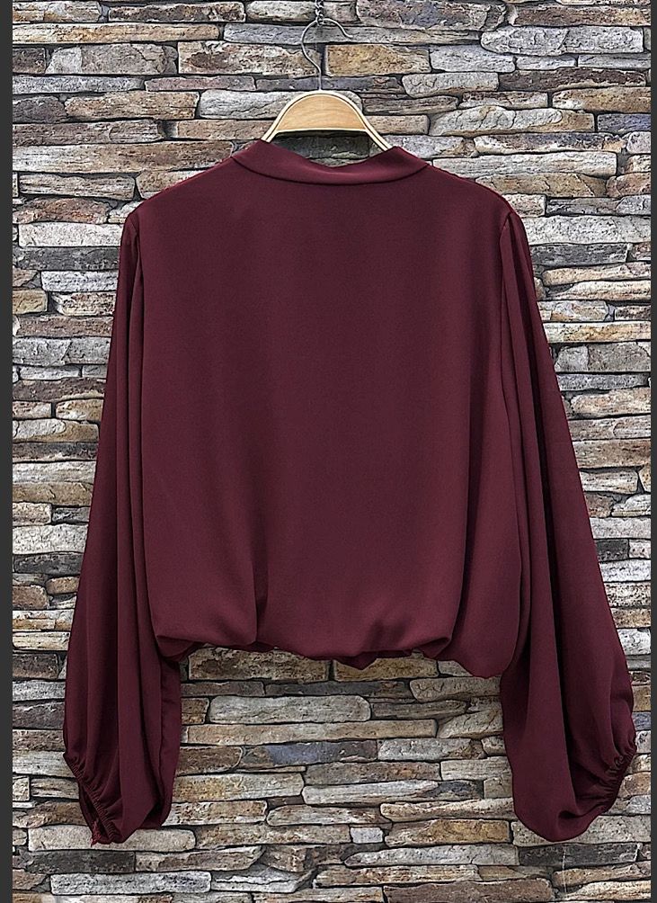 Chique blouse en romantische soepelvallende mouwen – trendy met viscose voering