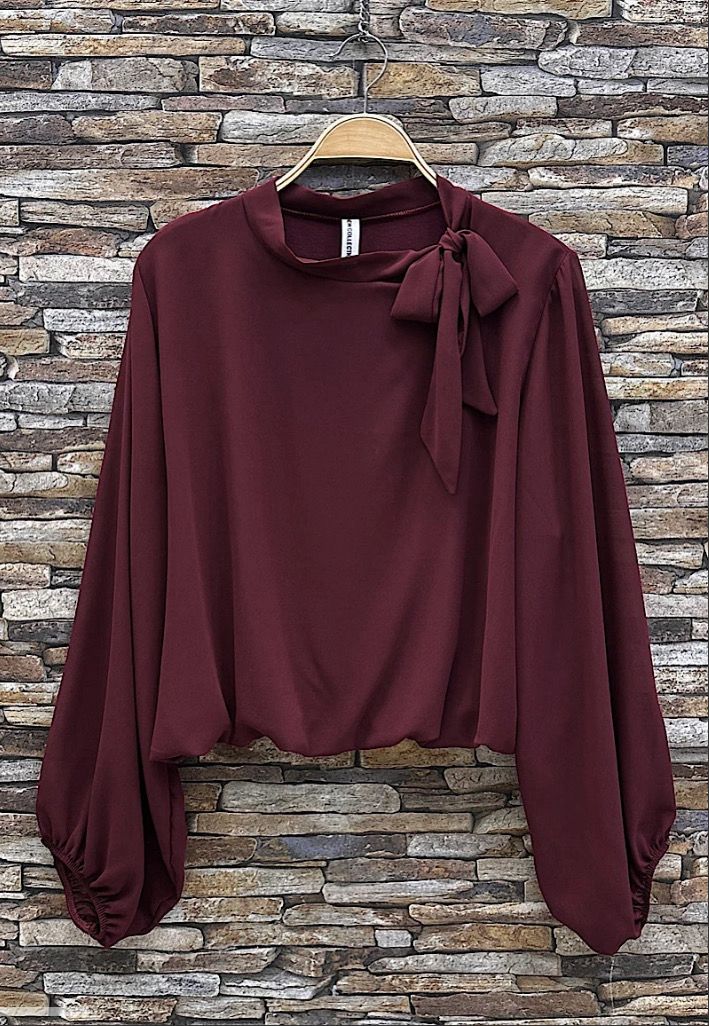 Chique blouse en romantische soepelvallende mouwen – trendy met viscose voering