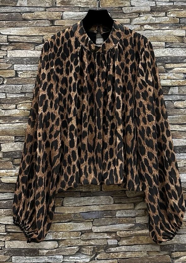 Romantische chique blouse met trendy vloeiende mouwen &amp; viscose voering
