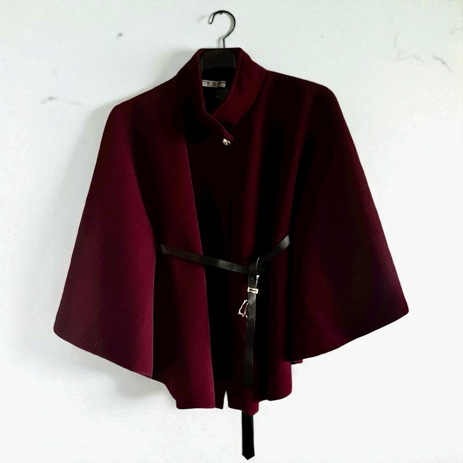 Elegante poncho jas met riem – Beige, Grijs, Burgundi of Zwart | Infinity Me cadeautip