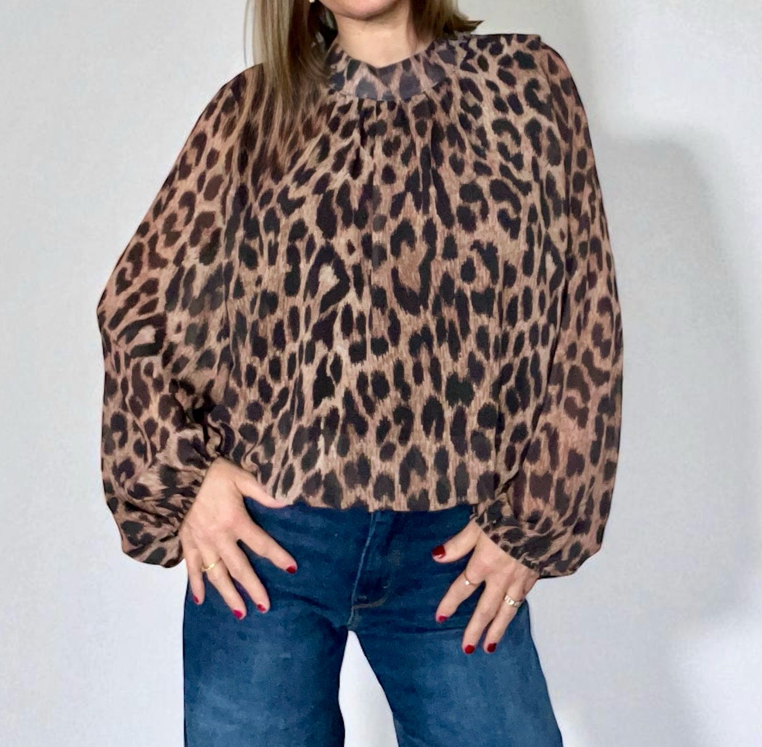 Romantische chique blouse met trendy vloeiende mouwen &amp; viscose voering