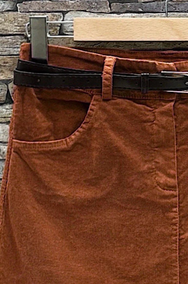 Klassieke skirt chino thick velvet belt with pockets.