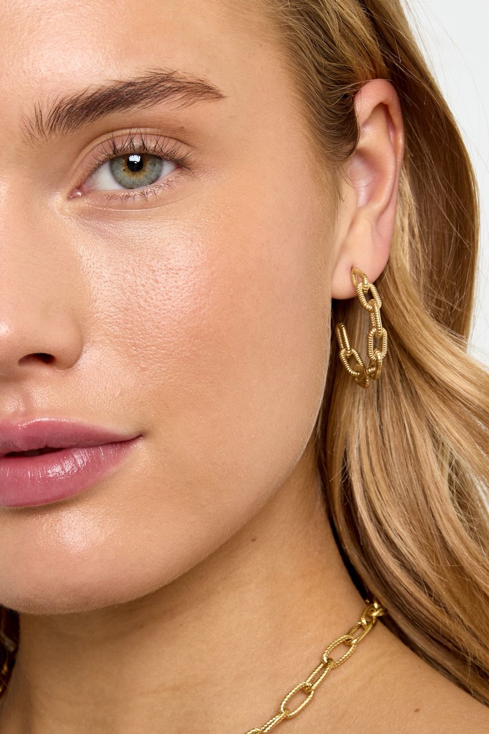 Goudkleurige Chain Hoops – Luxe Statement Oorringen
