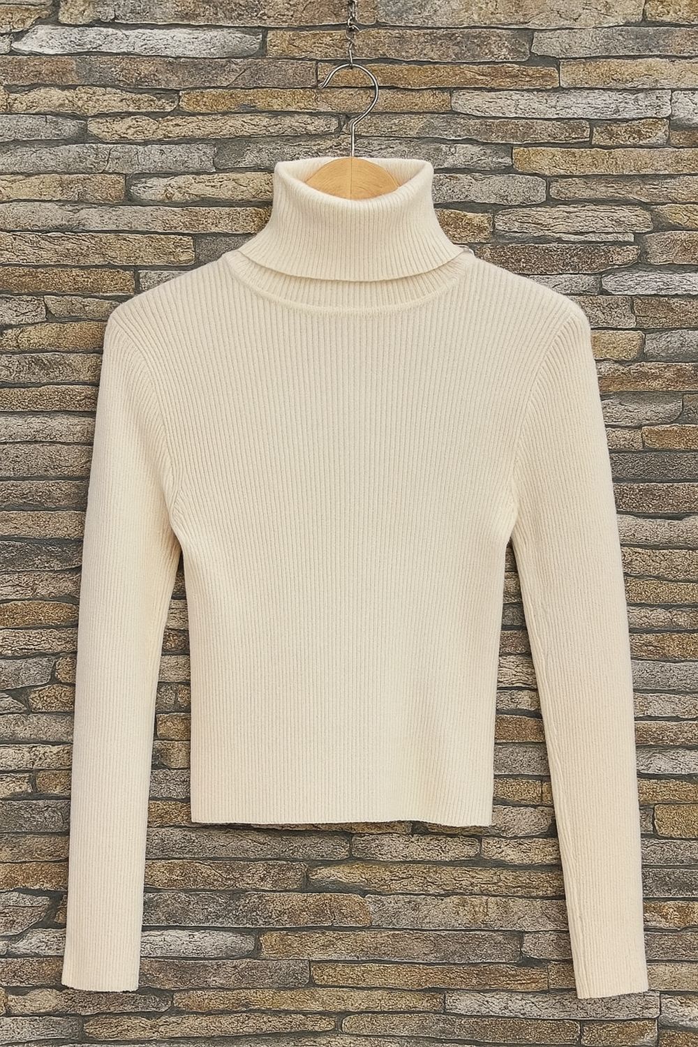 Detail zachte knit coltrui beige