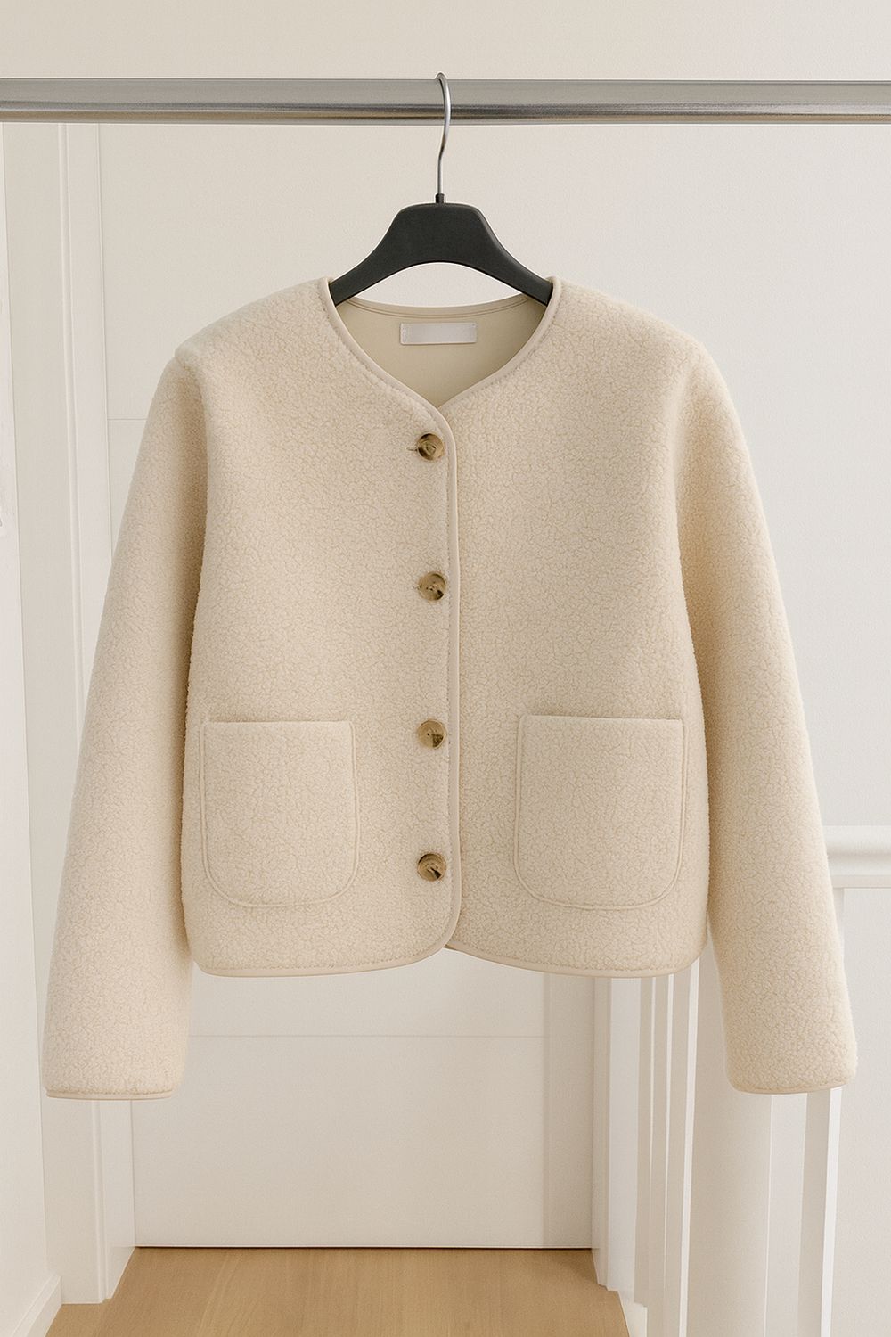 Bouclé boxy vest in beige, korte rechte pasvorm, trendy gilet voor dames- teddy cardigen - Infinity Me