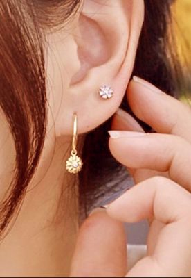 Ring Oorbellen met bloem Hanger - Ring oorbellen met bloemhanger voor dames