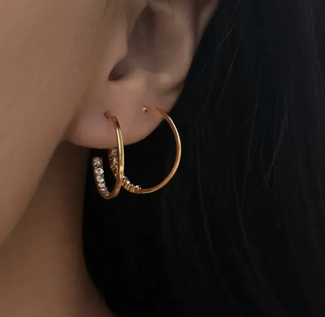 Hoops Met Steentjes - Titanium Steel Hoops ring oorbellen Met Steentjes 18kt gold plated