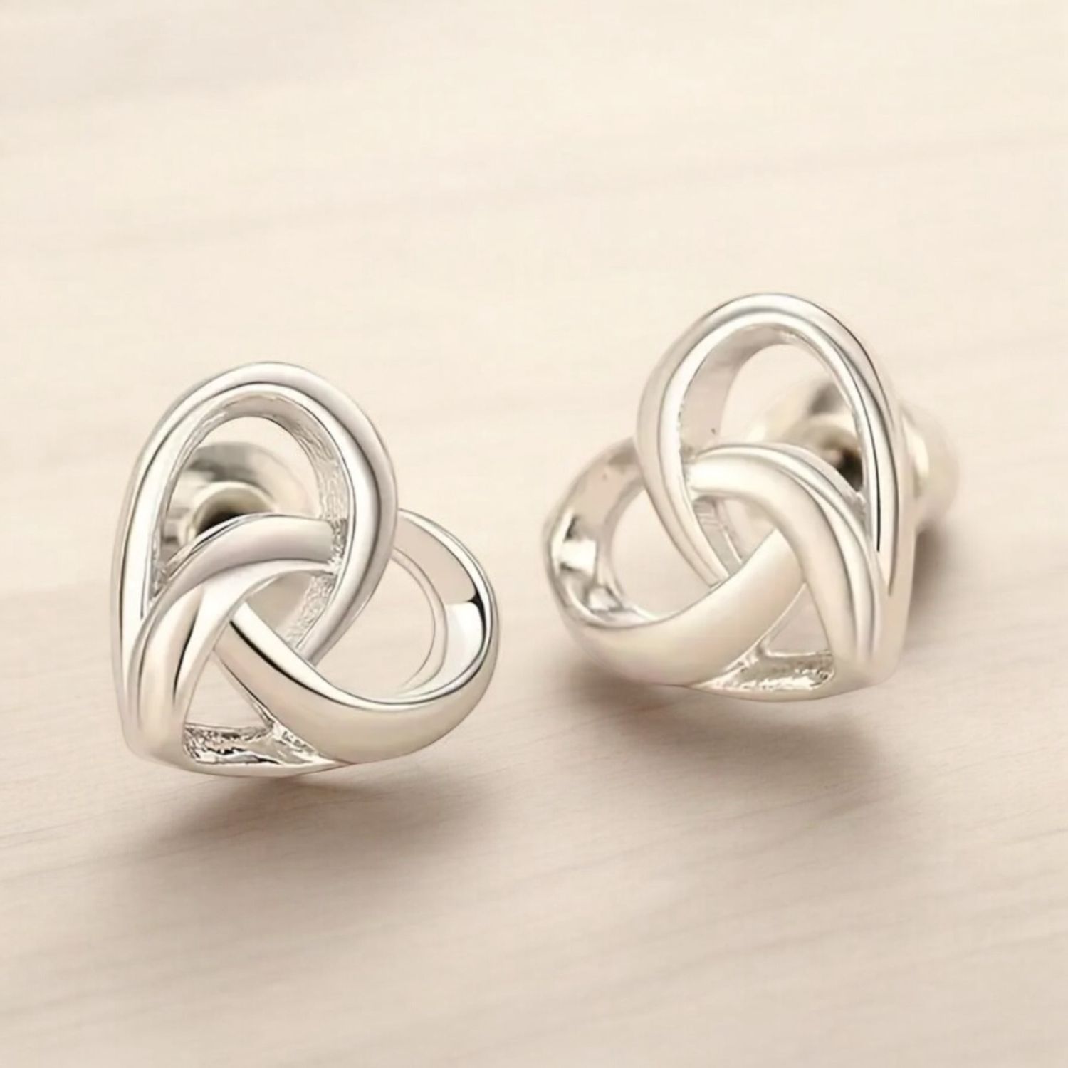 Heart shape Oorbelknoppen - Zilveren oorbellen - Hart oorbel knopjes - Oorbellen voor dames - Cadeautip