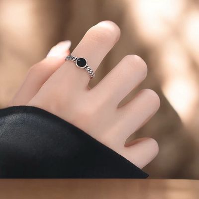 Zilveren Ring Met Zwart Steentje
