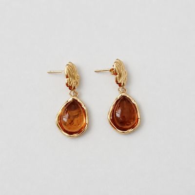 Amber Glow Resin Oorbellen – Goudkleurig 204 Stainless Steel- Hypoallergenic Amber Glow Resin Oorbellen – Goudkleurig 204 Stainless Steel- Hypoallergenic