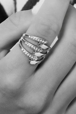 Zilverkleurige statement ring met strass – verstelbaar en elegant – Infinity Me