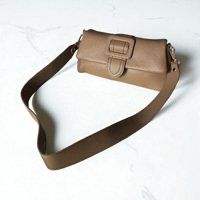 Daily essence clutch tas met afhaalbare schouderriem