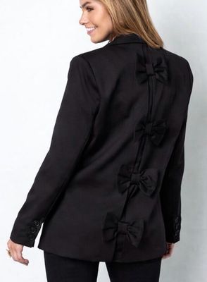 “Dames Blazer met Strikjes Achterkant – Elegante Zwarte Statement Jas”