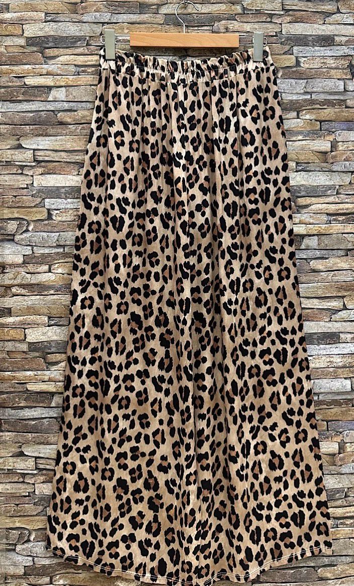 Losse broek in viscose silk effect met zakken- romantische soepelvallende broek voor dames