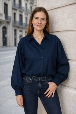 Blouse met pofmouwen dames – blauwe blouse – elegante oversized look