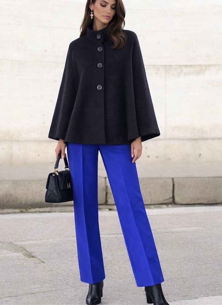 Cape-Style Bouclé Jacket – Elegante Parisian Fit in Soft Grey