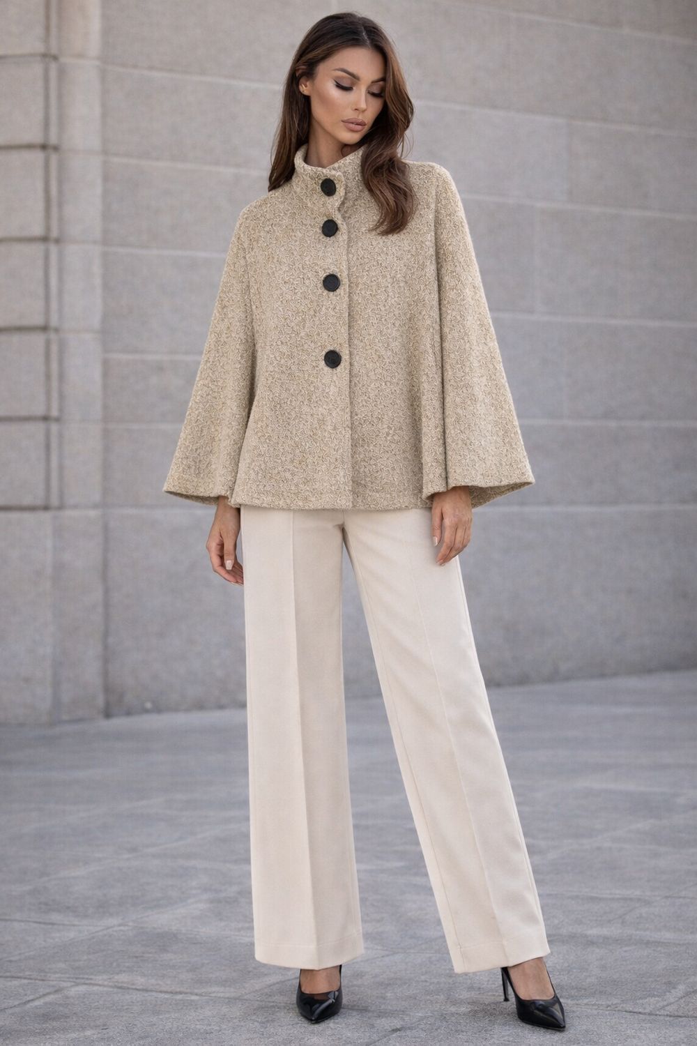 Cape-Style Bouclé Jacket – Elegante Parisian Fit in Soft Grey