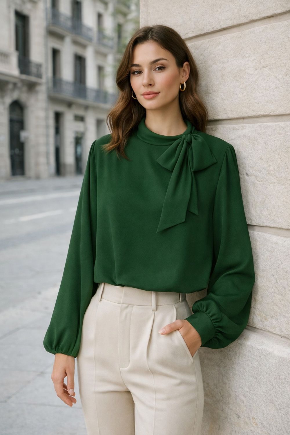 Chique blouse en romantische soepelvallende mouwen – trendy met viscose voering