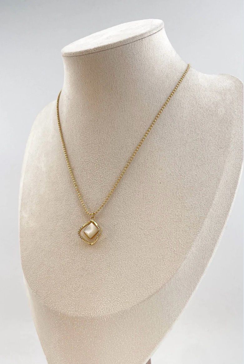 Elegante Ketting met Vierkante Steen Hanger – Elegant &amp; tijdloos – Infinity Me