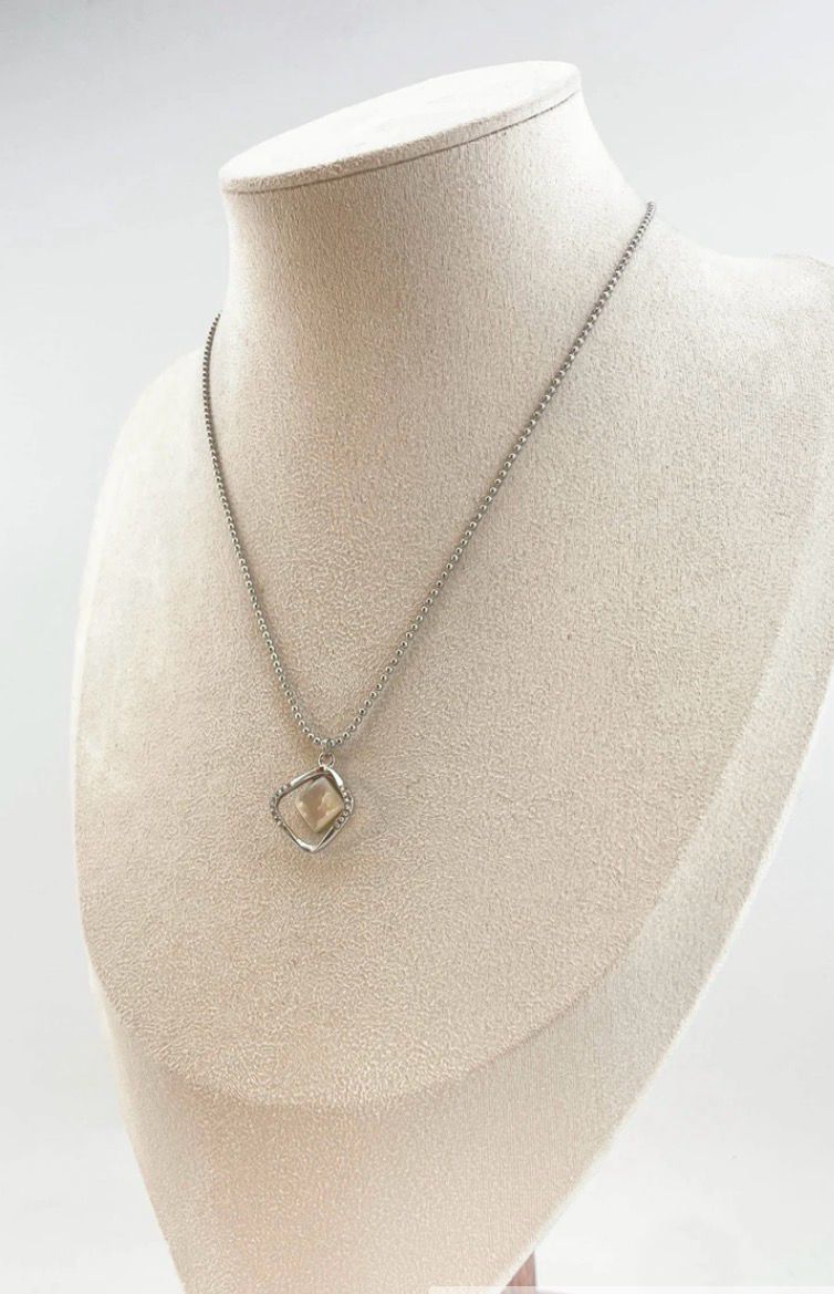 Elegante Ketting met Vierkante Steen Hanger – Elegant &amp; tijdloos – Infinity Me