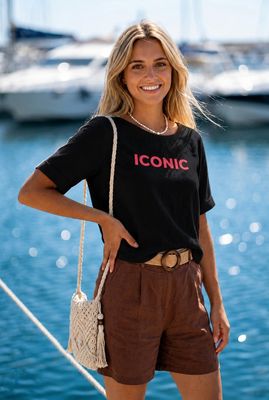 ICONIC Statement T-Shirt – Relaxed Fit met Print
